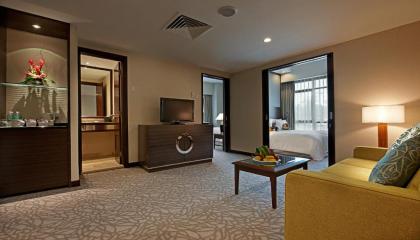 Eastin Hotel - image 4