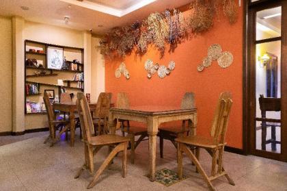 Anggun Boutique Hotel - image 7