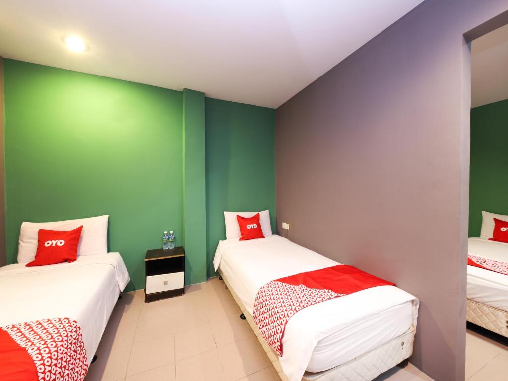 OYO 89688 Alor Street Hotel - image 7