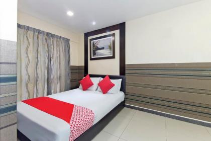 OYO 124 Hotel Seniman Sentul - image 1