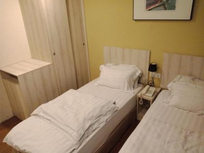 *Refurbished Home Inn 1 Hotel Taman Segar - image 11