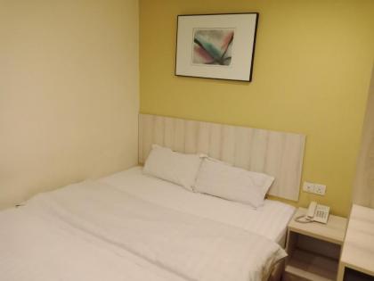 *Refurbished Home Inn 1 Hotel Taman Segar - image 2