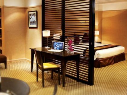Pacific Regency Hotel Suites - image 19