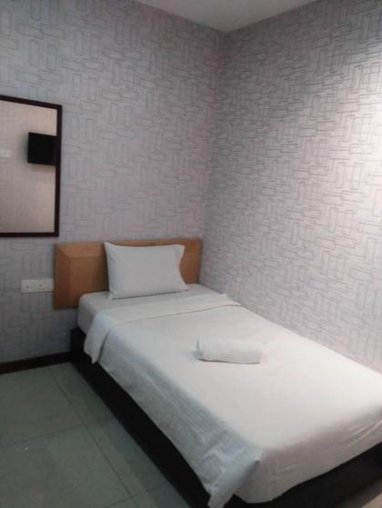 Hotel Sri Sutra PJ 222 - image 11