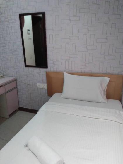 Hotel Sri Sutra PJ 222 - image 12