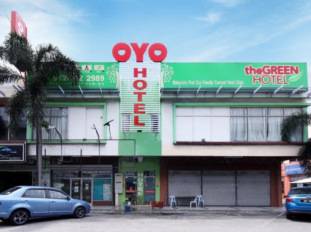 OYO 479 the green hotel - main image