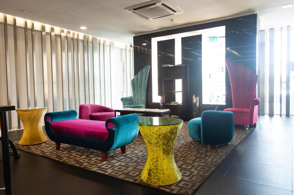 M Design Hotel @ Shamelin Perkasa - image 2