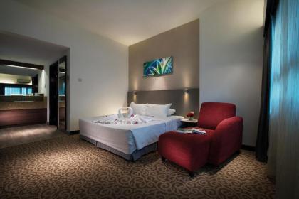 Crown Regency Serviced Suites - image 2