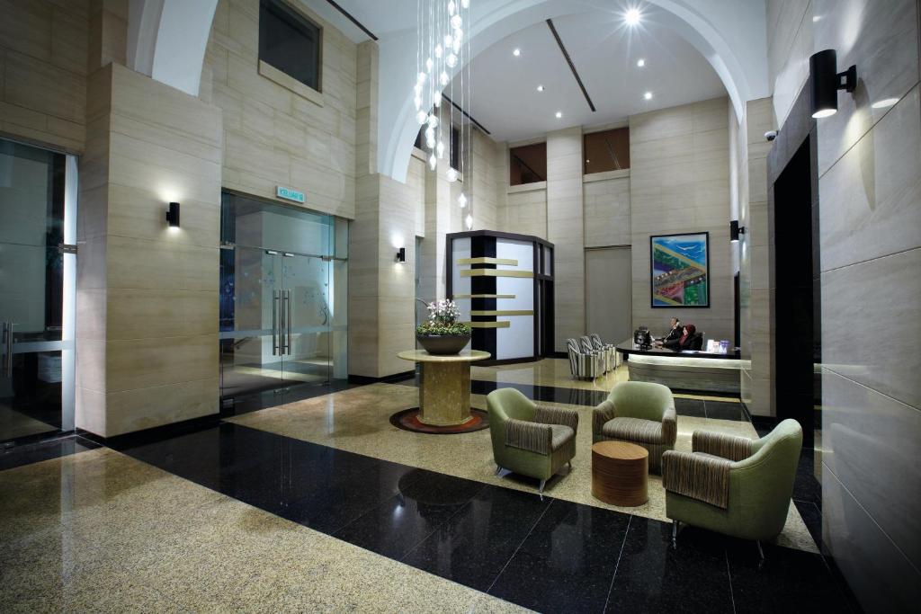 Crown Regency Serviced Suites - image 7