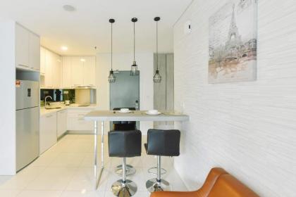 Summer Suites Residences by Subhome - image 4