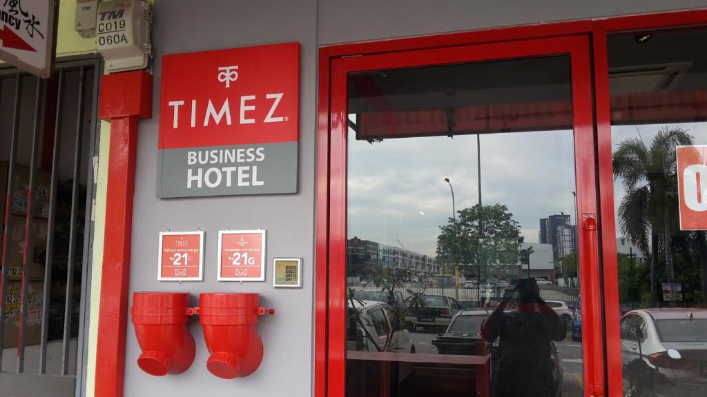Timez Business Hotel - image 3