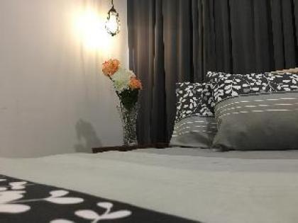 Petaling Jaya Atria 2rooms FREE Parking FREE WIFI - image 2