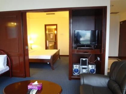 Kl Empire Suite at Times Square - image 19