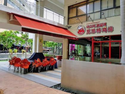 Puchong 8-12 pax 5min LRT Cozy Apartment IOI Mall - image 13