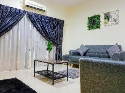 Puchong Setiawalk 8-12 pax 5min LRT Cozy Apartment - image 10