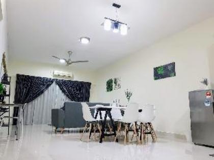 Puchong Setiawalk 8-12 pax 5min LRT Cozy Apartment - image 15