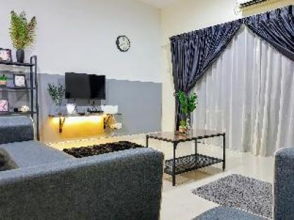 Puchong Setiawalk 8-12 pax 5min LRT Cozy Apartment - image 16
