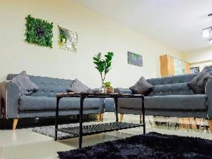 Puchong Setiawalk 8-12 pax 5min LRT Cozy Apartment - image 17