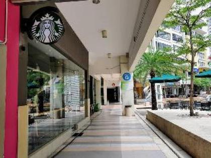 Puchong Setiawalk 8-12 pax 5min LRT Cozy Apartment - image 3