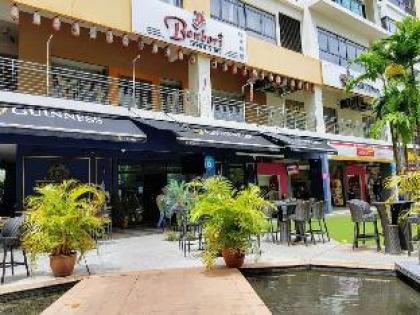 Puchong Setiawalk 8-12 pax 5min LRT Cozy Apartment - image 9