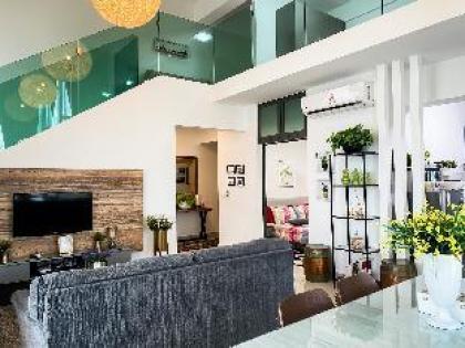 The Luxe Duplex @ Evo Soho Suites - image 9