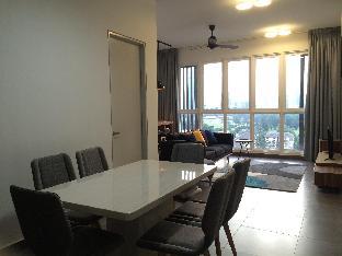 KLHome with KLCC stunning view @ TeLseHomeKL - image 4