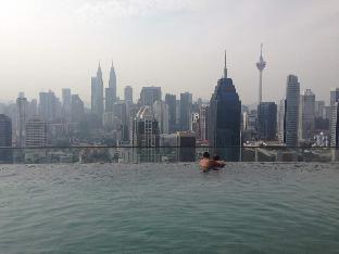 Regalia Suites/KLCC Infinity Pool/Comfy Homestay - image 2