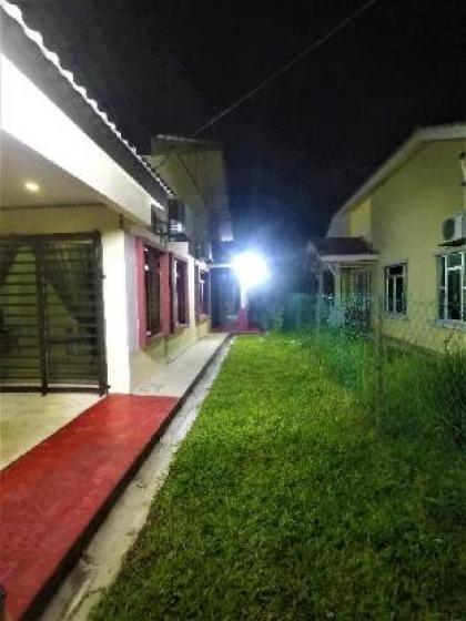 Homestay KLIA Indah (WiFi & Aircond) - image 15