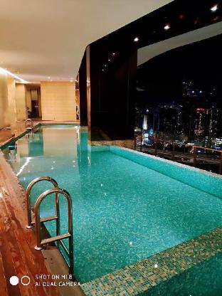 KLCC Infinity poolTwin Tower view Family suite - image 6