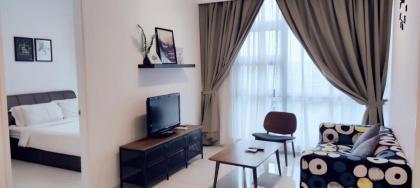 Cozy apartment  2br near KLCC China town pool gym.