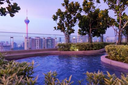 Cozy apartment  2br near KLCC China town pool gym. - image 10