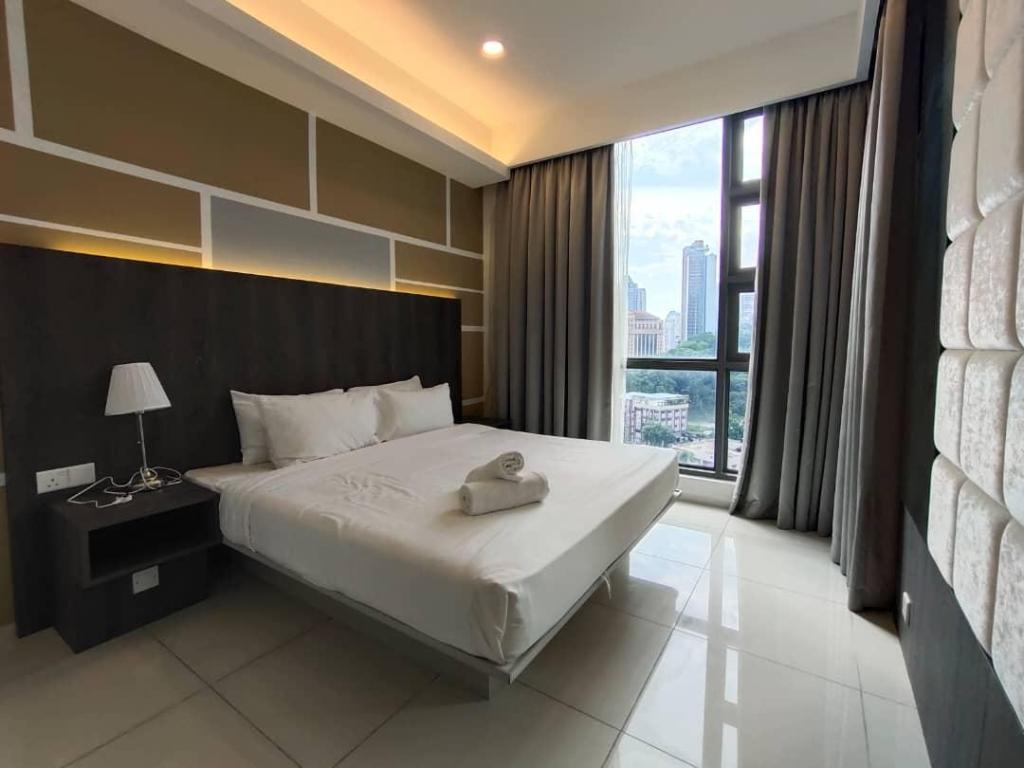 Cozy apartment  2br near KLCC China town pool gym. - image 3