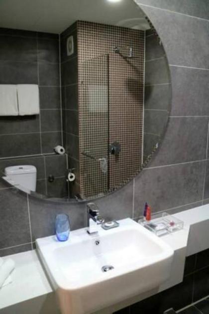 Q Hotel Damansara Perdana - image 30