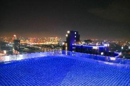 4 person @ PJ Icon City Cozy Apartment City View - image 1