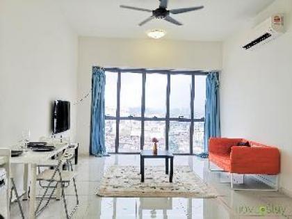 4 person @ PJ Icon City Cozy Apartment City View - image 20