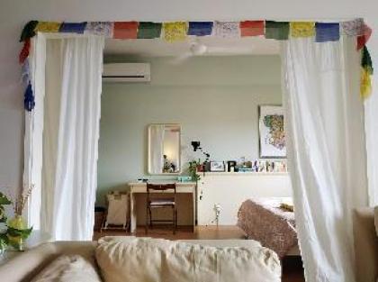 The Elephant's Nook - A Cozy Studio Unit - image 13