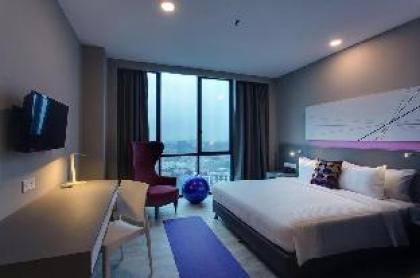 4 Star Damansara Hotel King Bed Suite - image 14