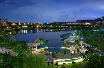 Lulu Hotel in DESA PARKCITY - image 14