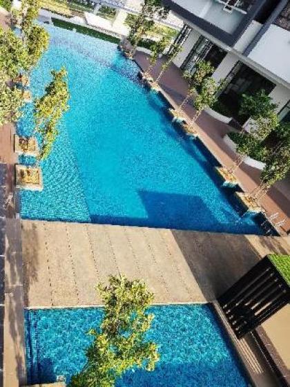 JN's Cozy & Luxurious Condo 3BR l 4 Free Parking  - image 16