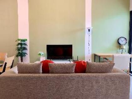 Lynhomes 3 Bedroom Luxury Duplex Apartment - image 2