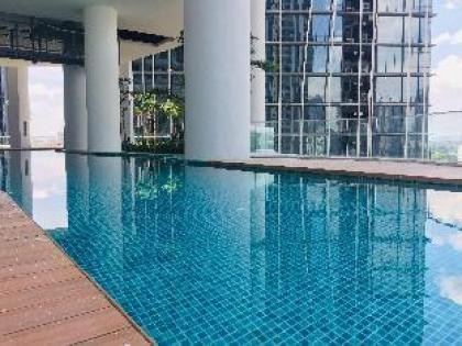 Luxury Apartment|100mLRT Private llift Midvalley - image 14