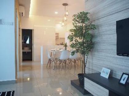 Arte Plus  3 bed 2 bath  High floor  Spacious - image 20