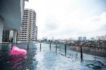 Luxury Home by MOKA | KLCC Grand Suite & Bathtub - image 17