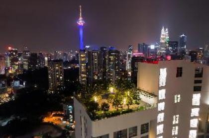 Cozy Apartment with Swimming Pool near KLCC Area - image 7