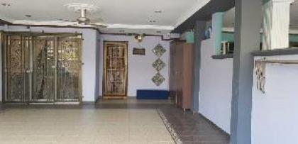 Kinrara HomeStay at the Heart of Puchong - image 1