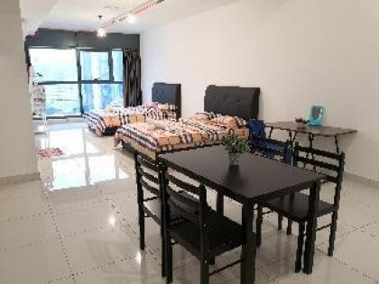 3 Towers DUPLEX KLCC@ 8 pax  Gleneagle - image 20