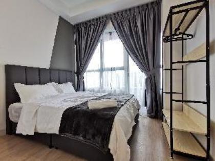 Arte Plus  3 bed 2 bath  Wainscotting Homestay - image 11