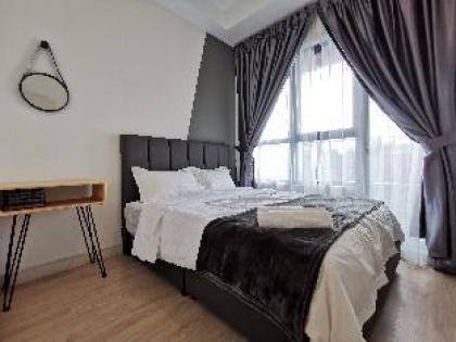 Arte Plus  3 bed 2 bath  Wainscotting Homestay - image 13