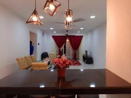 Homestay Bukit Jalil-Kediaman Nur Ilan- - image 3