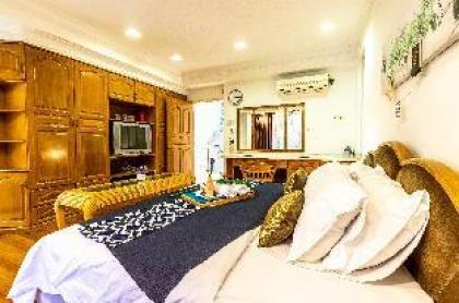 10pax/Bangsar Townhouse/1 Min to MRT/8KM to KLCC - image 9